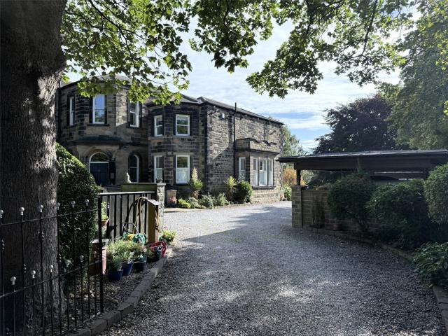 Flat for rent in Warmfield cum Heath, Heath