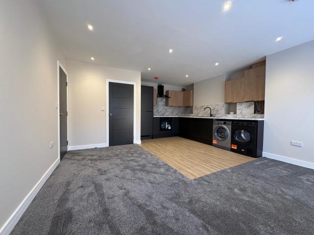 Flat for rent in Greenheys, Greater Manchester