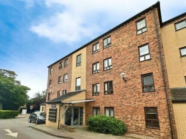 Flat for rent in Belle Isle, West Yorkshire