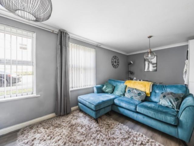 Flat for rent in Redhouse, Abbey Mead