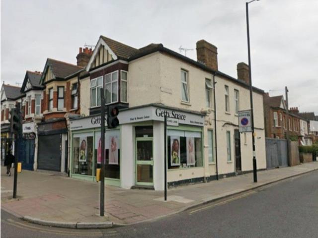Flat for rent in London Borough of Ealing, Greater London