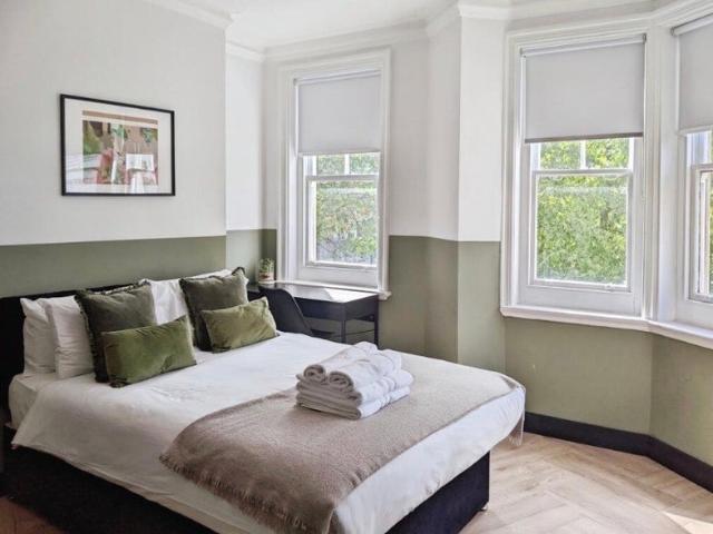 Flat for rent in South Hackney, Greater London