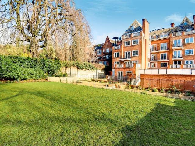 Flat for rent in Belsize Park, Greater London