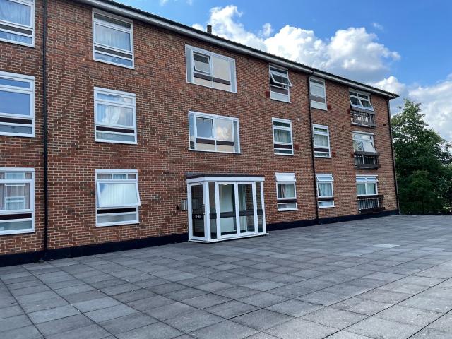Flat for rent in London Borough of Croydon, Addiscombe