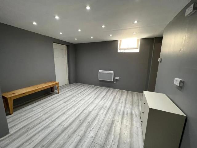 Flat for rent in Chalfont St. Peter, Denham