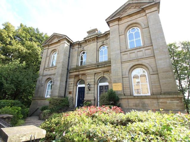 Flat for rent in Nuttall, Bury