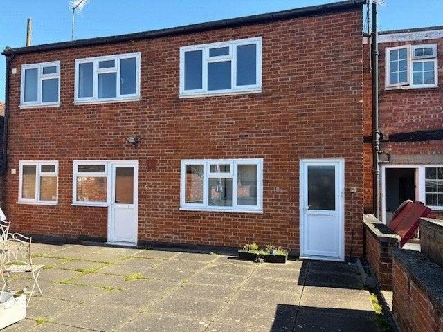 Flat for rent in Emmbrook, Wokingham