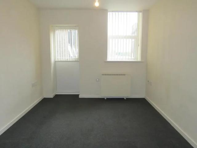 Flat for rent in Belle Isle, West Yorkshire
