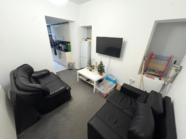House for rent in Nangreaves, Wales