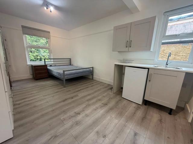 Flat for rent in North Watford, Hertfordshire