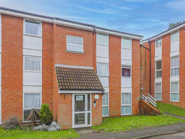 Flat for rent in Broxbourne, Hertfordshire