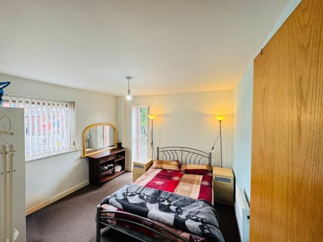 Flat for rent in The Haulgh, Lee Bank