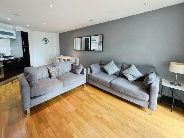 Flat for rent in Richmond Hill, West Yorkshire