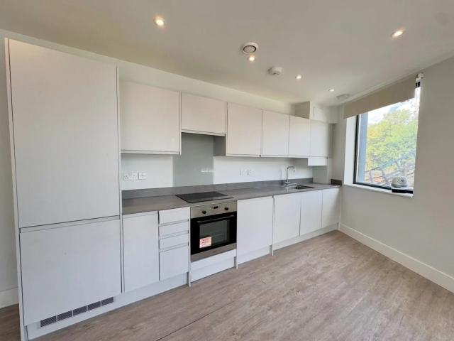 Flat for rent in Pinner, Greater London