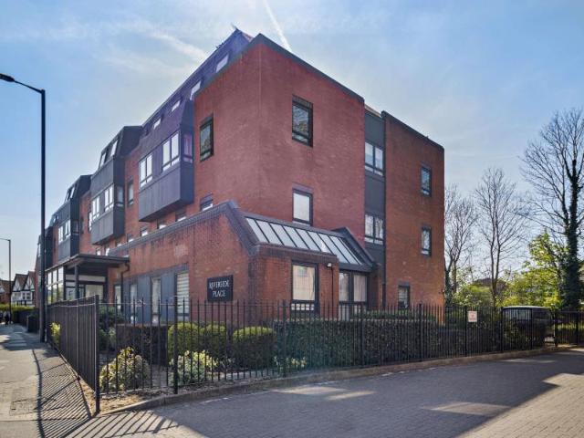 Flat for rent in Pinner, Greater London