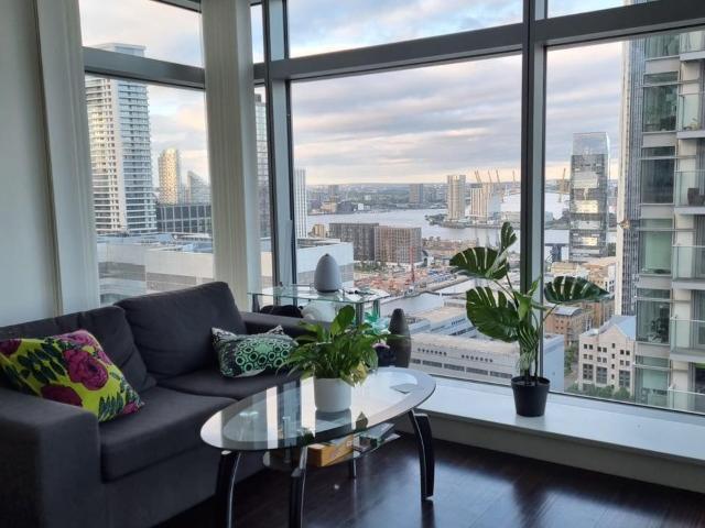 Flat for rent in Isle Of Dogs, Greater London