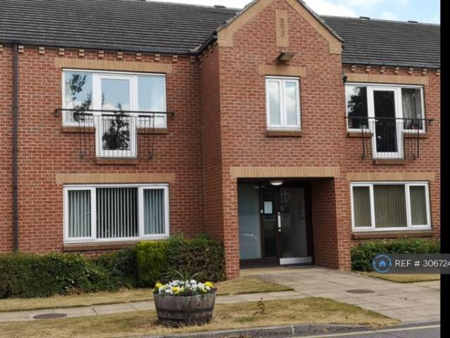 Flat for rent in Yeadon, Leeds
