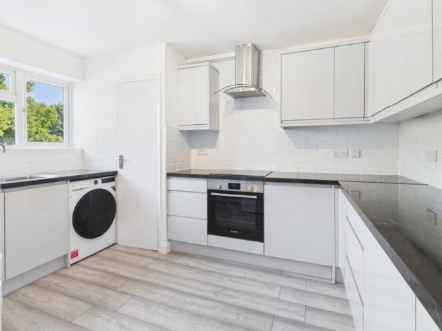 Flat for rent in Gerrards Cross, Tatling End