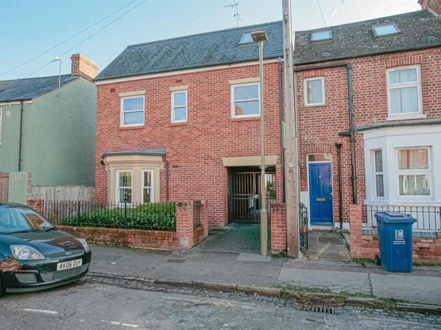 Flat for rent in The Slade, Oxfordshire