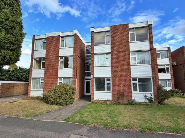 Flat for rent in Overslade, New Bilton