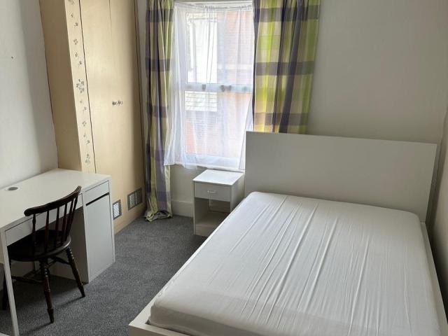 Flat for rent in Martyrs Field, The Bridge