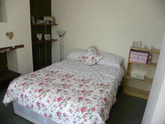 Flat for rent in Martyrs Field, The Bridge
