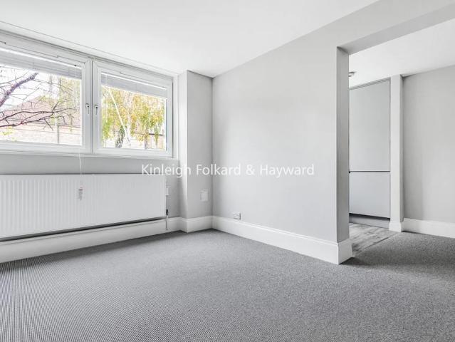 Flat for rent in Widmore, Greater London