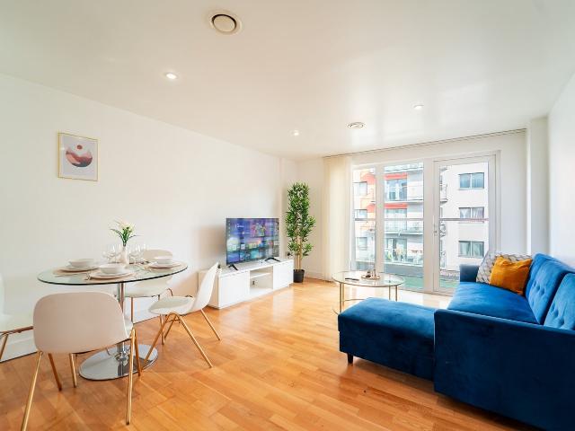 Flat for rent in Charlton Riverside, Greater London