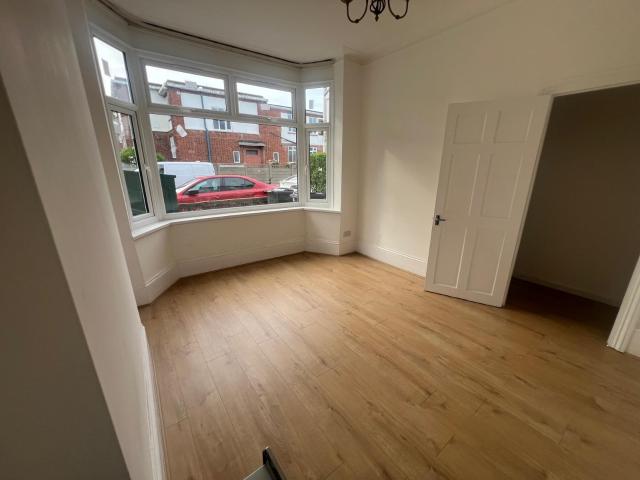 Flat for rent in South Woodford, Greater London