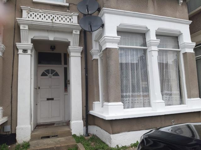 Flat for rent in London Borough of Redbridge, Greater London