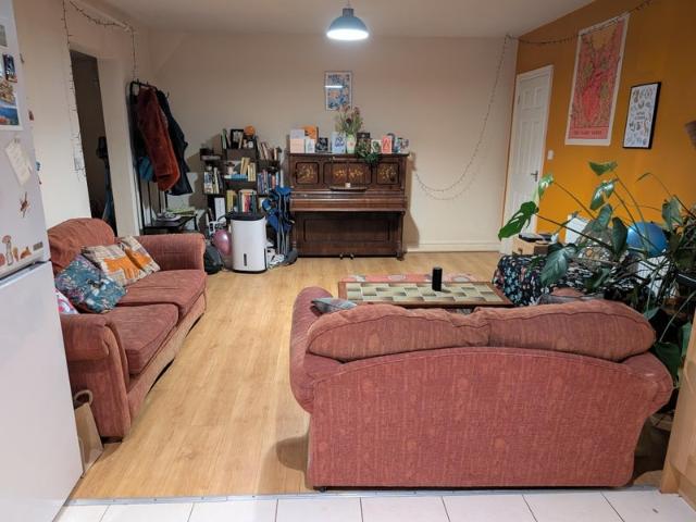 Flat for rent in Calderstones