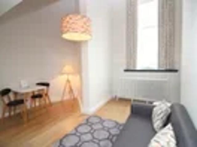 Flat for rent in Powderhall, Broughton