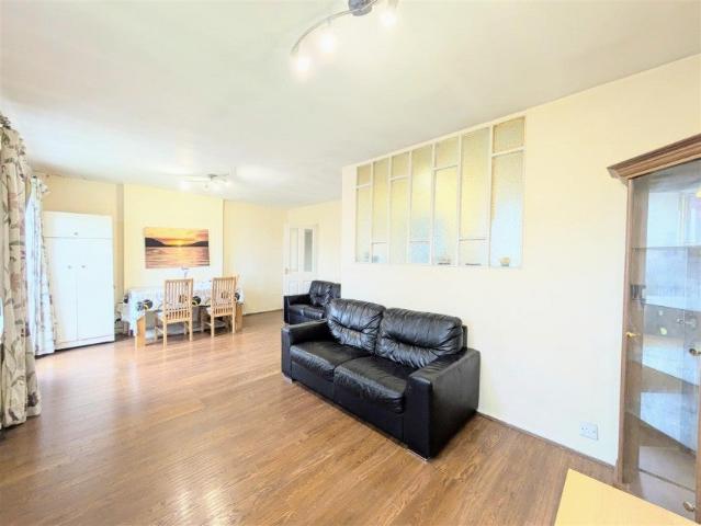 Flat for rent in London Borough of Brent, Greater London