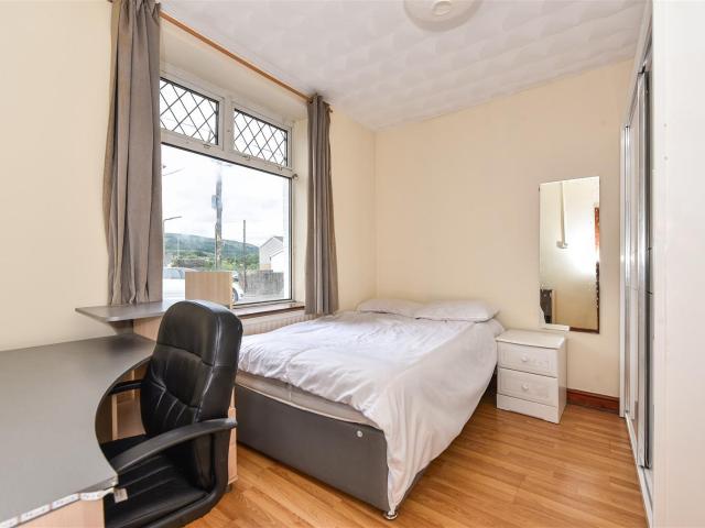 Flat for rent in Hawthorn, Pontypridd