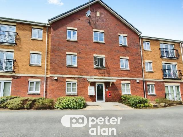 Flat for rent in Llanharry, Brynsadler