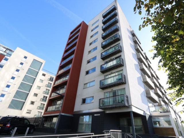 Flat for rent in Thornwood, Govan
