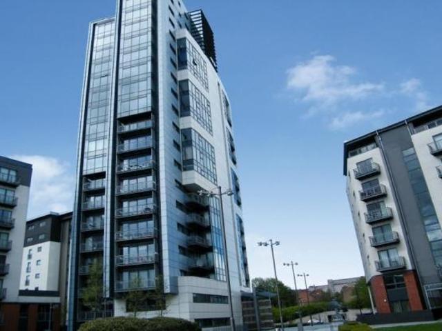 Flat for rent in Thornwood, Govan