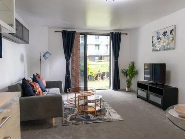 Flat for rent in Broomhill, Scotland