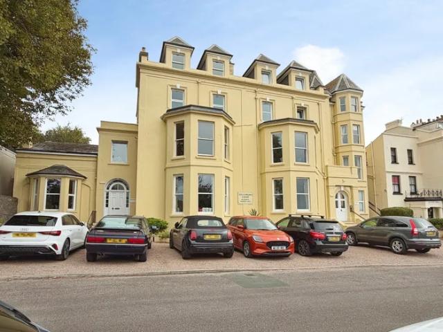 Flat for rent in Budlake, Devon