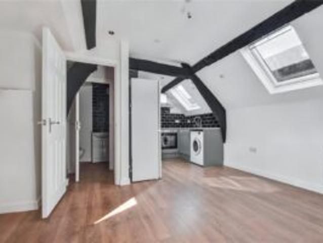 Flat for rent in Red Hill, Worcestershire