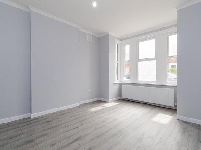 Flat for rent in Dollis Hill, Greater London