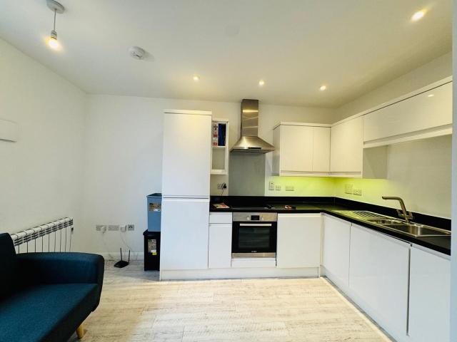 Flat for rent in High Wycombe Community Board, High Wycombe