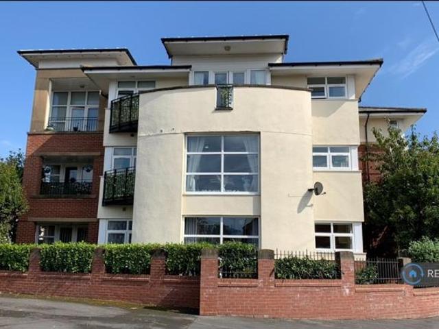 Flat for rent in Layton, Blackpool