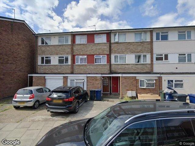 Flat for rent in London Borough of Ealing, Greater London