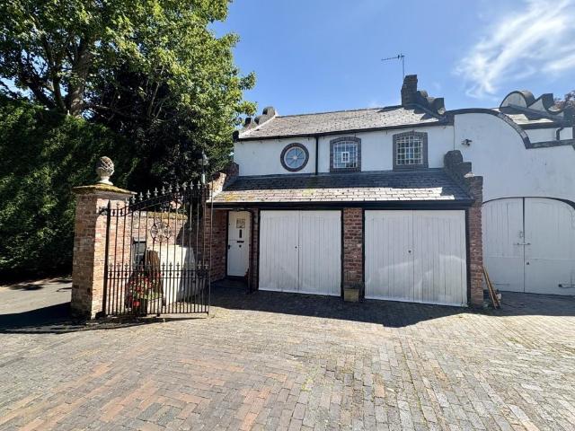 Flat for rent in Goldthorn Hill, Wolverhampton
