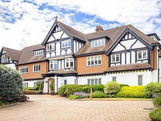 Flat for rent in Bushey