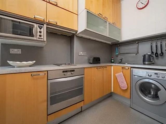 Flat for rent in London Borough of Merton, South Wimbledon