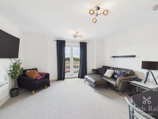 Flat for rent in Crigglestone, West Yorkshire