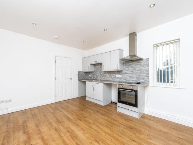 Flat for rent in Middleton, West Yorkshire