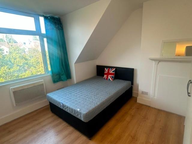 Flat for rent in Golders Green, Greater London